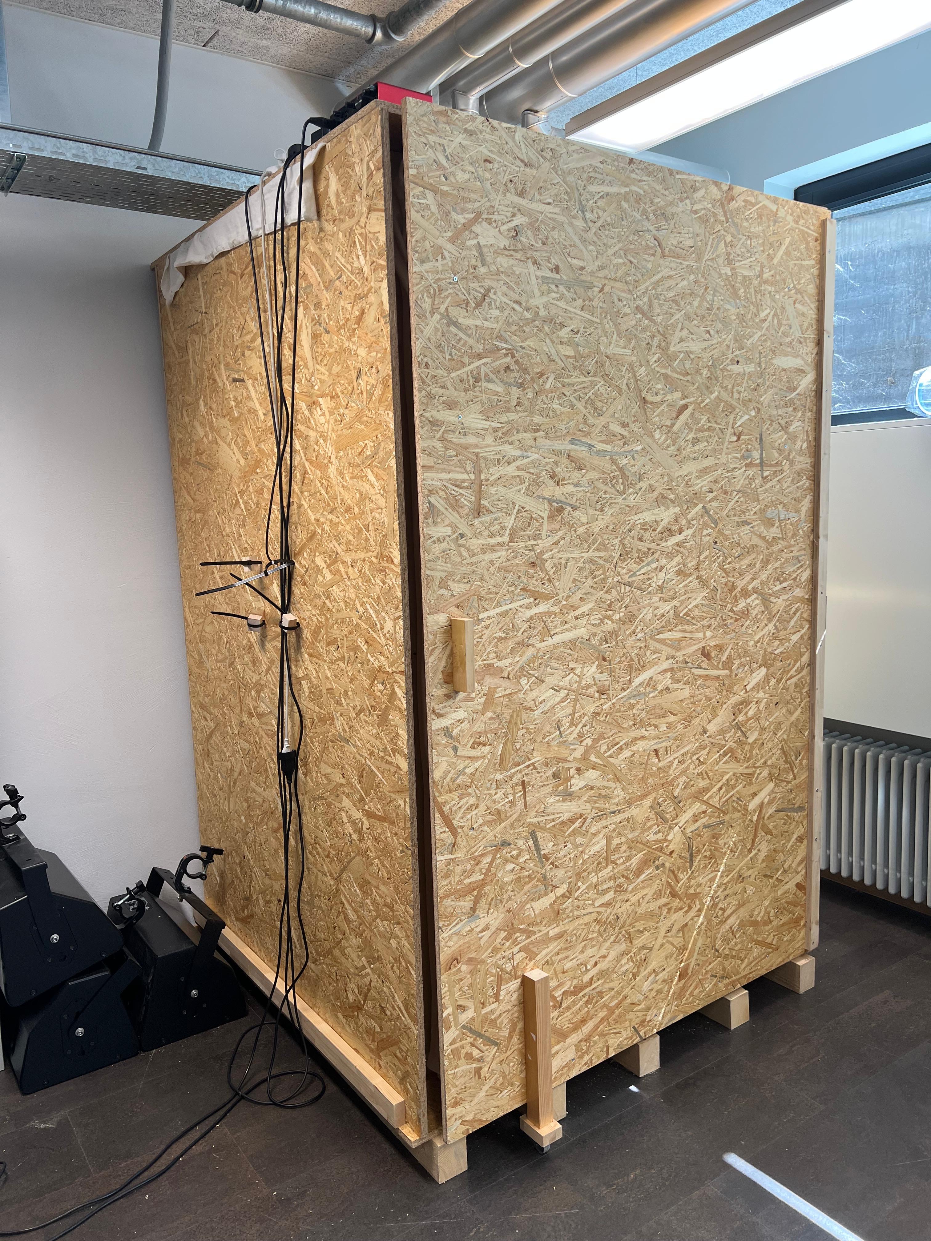 Low-Resonance Chamber outside