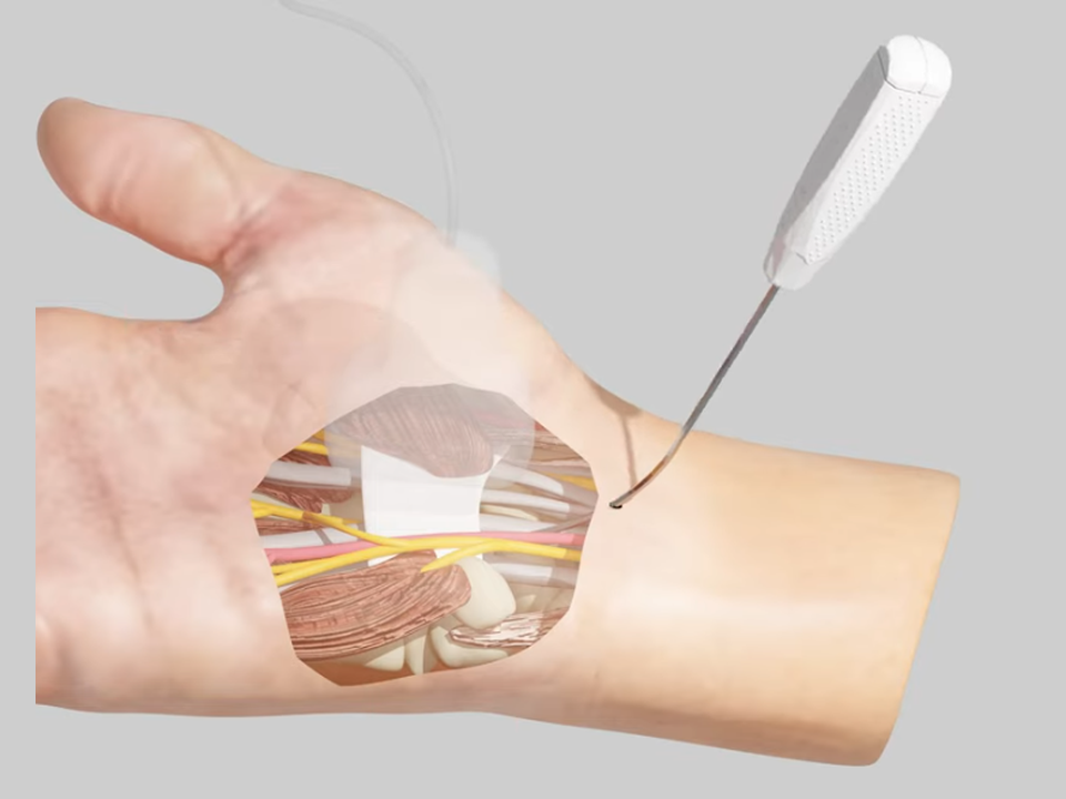 Chirurgisches Instrument mit Marker-Dodekaeder in der virtuellen Trainingsszene